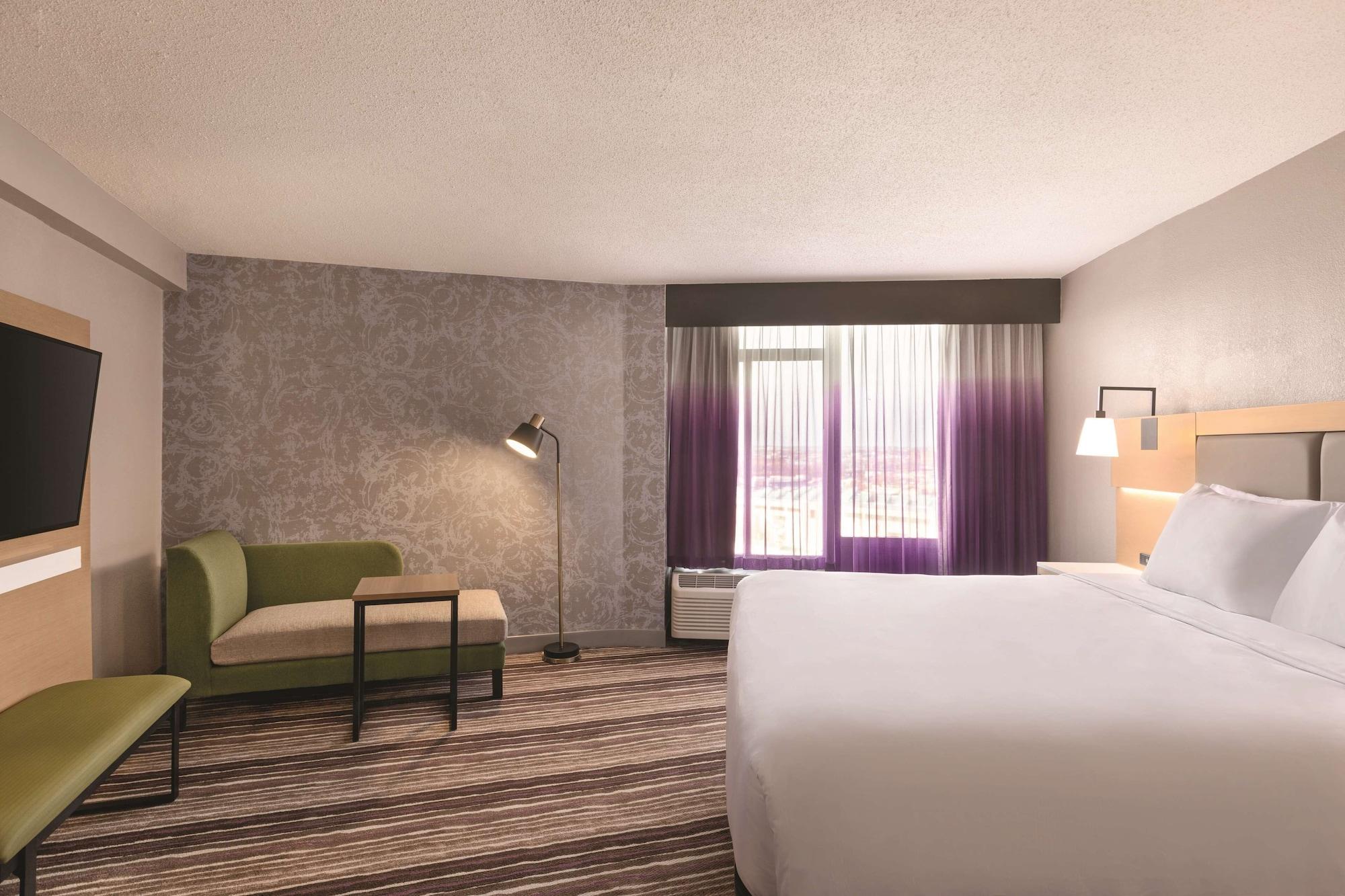 Hotel Arpt-stadium Area By Ihg