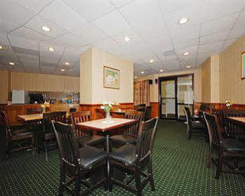 Hotel Arpt-stadium Area By Ihg 3*